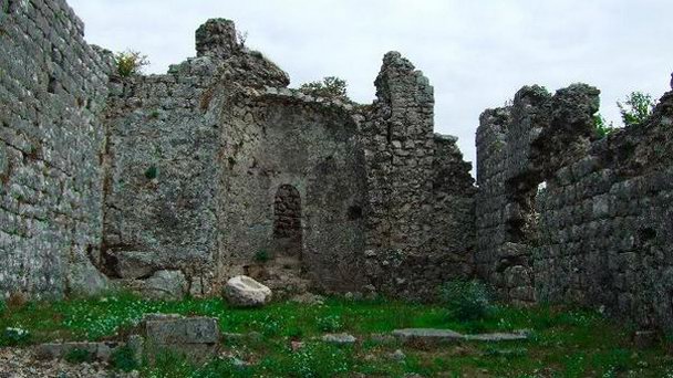 Руины города Свача (фото)