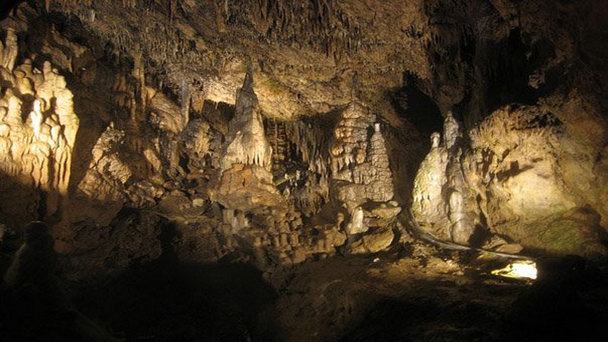 Пещера Ан-сюр-Лес (фото)