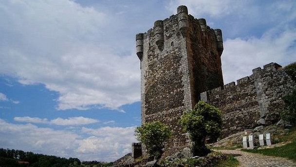 Замок Монлеон в Авиле