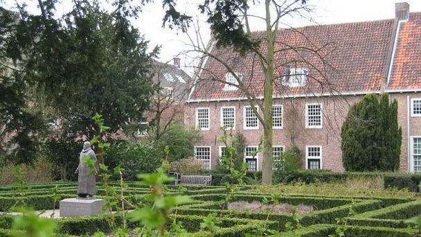 Дворец Принсенхоф в Дельфте