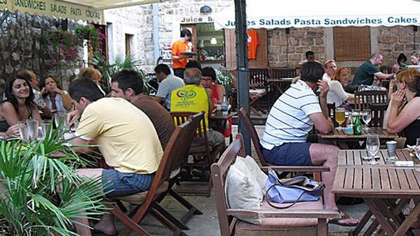 Бар Juice на Будванска Ривъере