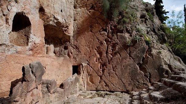 Кастальский источник в Дельфах