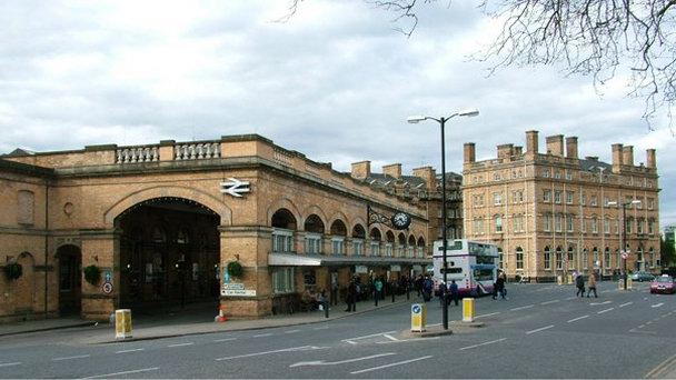 Железнодорожный вокзал Йорка в Англии