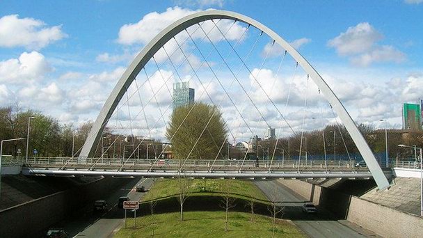 Мост Хьюм Арч в Англии