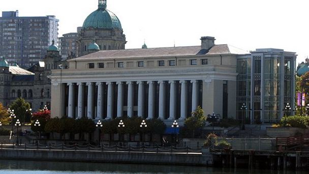 Здание Тихоокеанского Морского Вокзала Западной Канады в Британской Колумбии