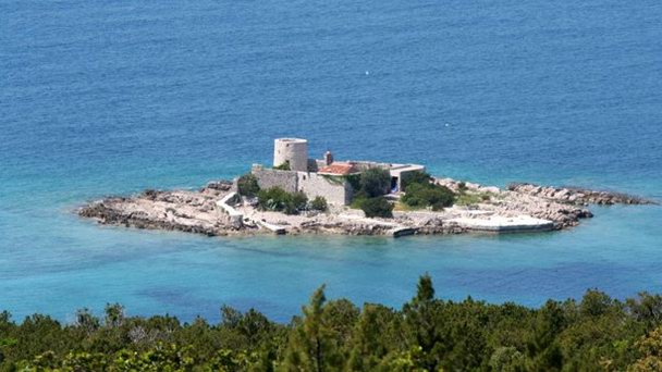 Остров-крепость Мамула на Герцегновска ривьере