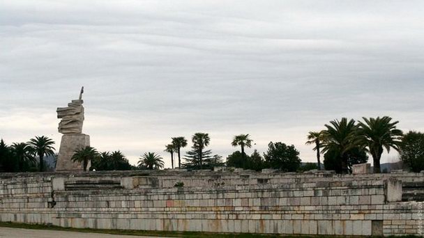 Кладбище Мучеников в Тиране Кладбище Мучеников в Тиране