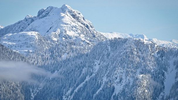 Гора Hollyburn в Ванкувере Гора Hollyburn в Ванкувере