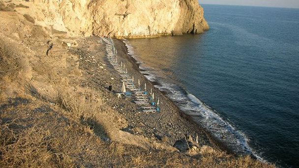 Пляж Меса Пигадиа на Санторини