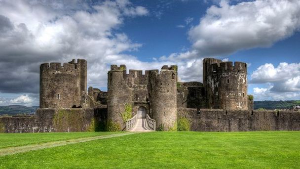 Замок Каерфилли в Уэльсе Замок Каерфилли в Уэльсе