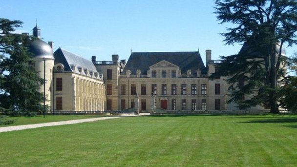 Замок Уарон в Долине Луары