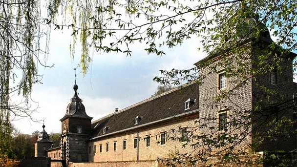 Замок Хельторф в Дюссельдорфе