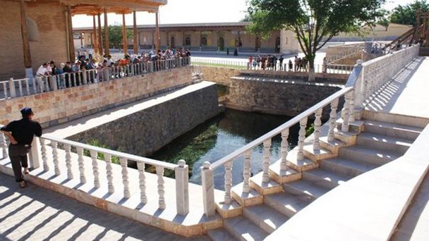 Святой источник Нур в Самарканде