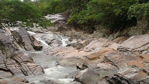 Водопады Балнеарио Сукури в Гоянии