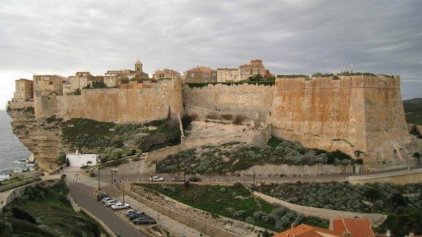 Бастион де Л`Етандар на Корсике