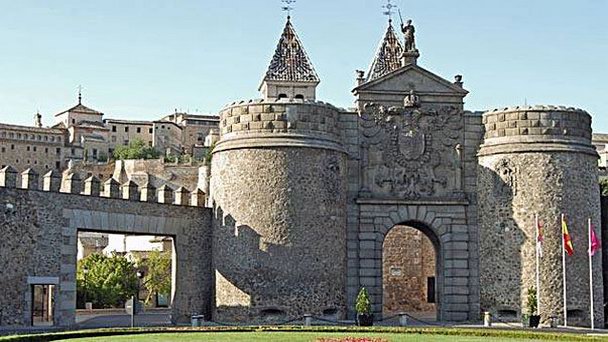 Новые ворота Бисагра в Толедо