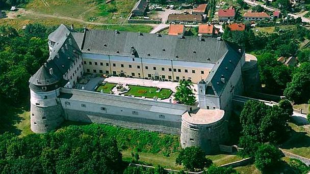 Замок - Червены Камень в Братиславе Замок - Червены Камень в Братиславе