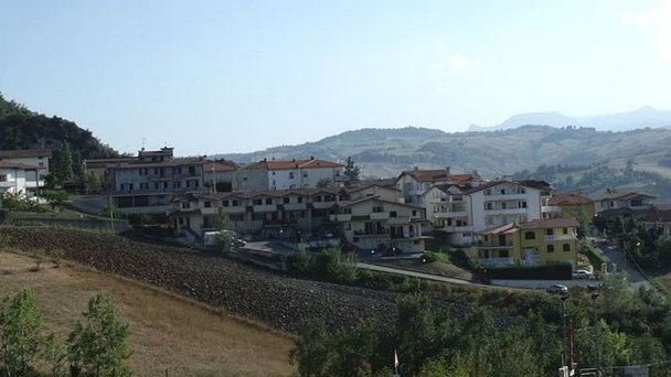 Город-замок Аквавива в Сан-Марино Город-замок Аквавива в Сан-Марино