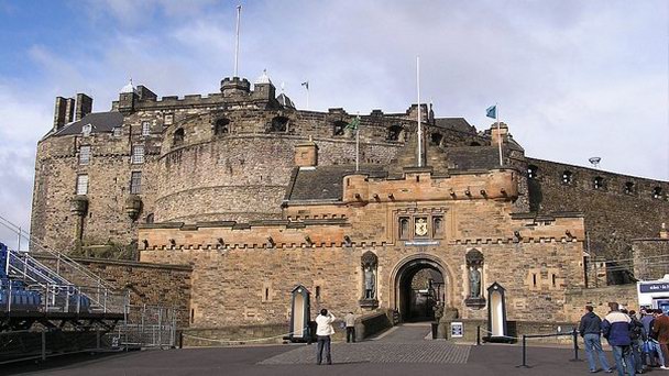 Эдинбургский замок в Шотландии