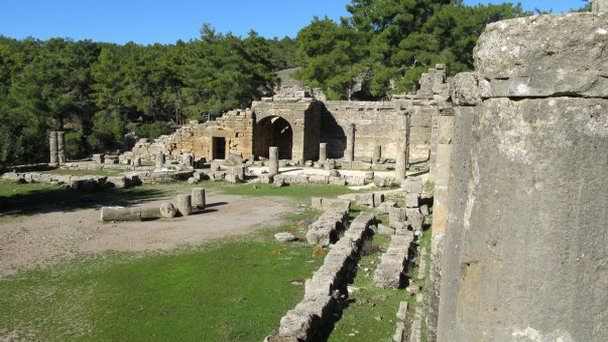 Древний город Селеукия в Сиде Древний город Селеукия в Сиде