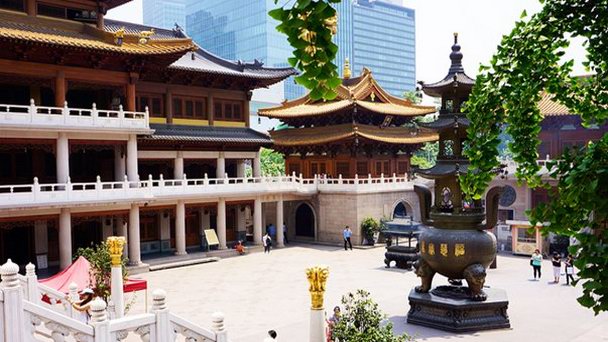 Храм Цзиньан в Шанхае