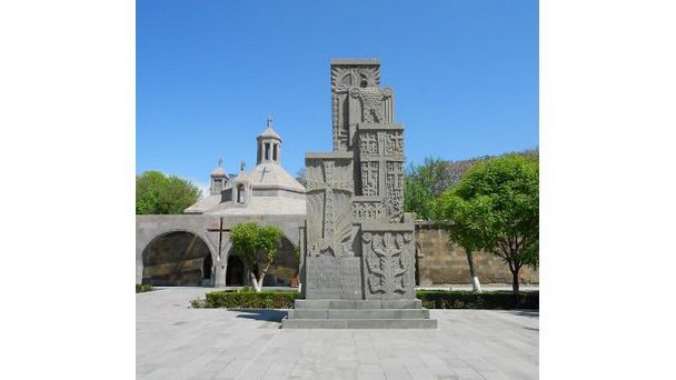 Хачкар-памятник в Ереване