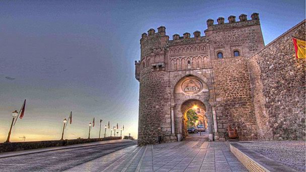 Ворота Солнца Пуэрта-дель-Соль в Толедо