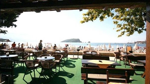 Ресторан Zeleni Gaj на Будванска Ривъере