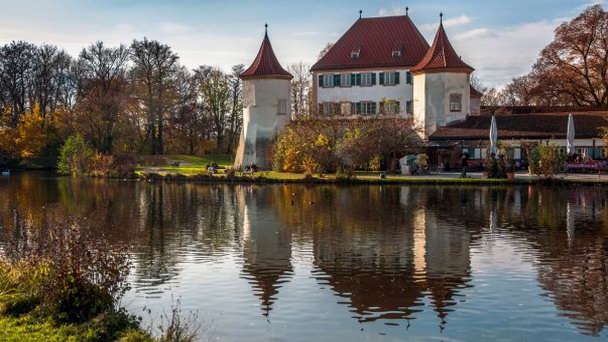 Замок Блютенбург в Мюнхене