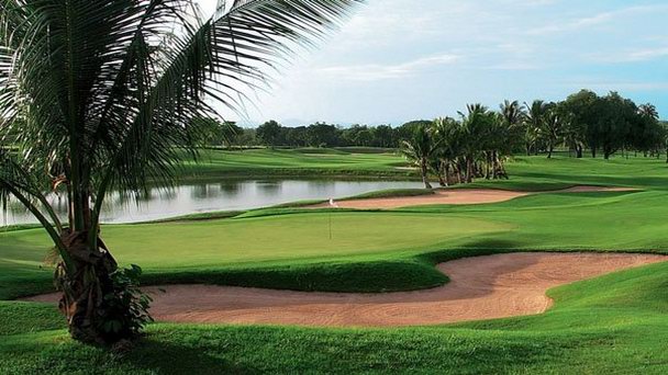 Международный загородный гольф-клуб «Лаем Чабанг» в Провинции Чонбури