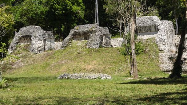Площадь Семи храмов в Тикале в Антигуа-Гуатемале