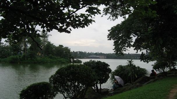 Озеро Кандавги в Янгоне