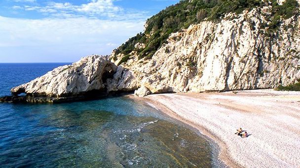 Пляж Микро Сейтани в Самосе