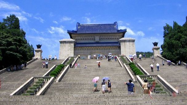 Мавзолей Сунь Ятсена в Наньнине