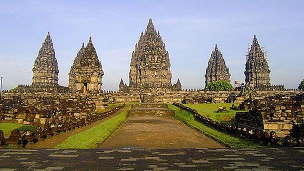 Храм Вишну в Прамбанане на Яве