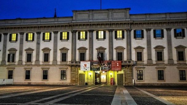 Королевский дворец в Милане