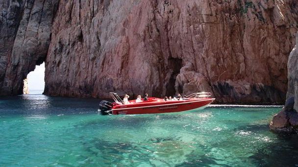 Прогулки на катере с Corse Adrenaline на Корсике