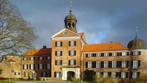 Ойтинский замок в Шлезвиг-Гольштейне