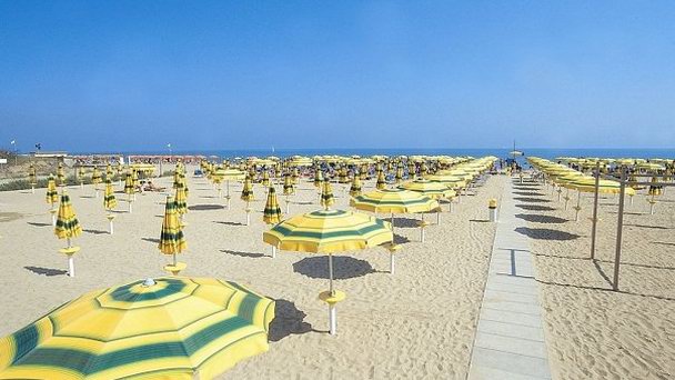 Пляж Чезенатико в Римини Пляж Чезенатико в Римини