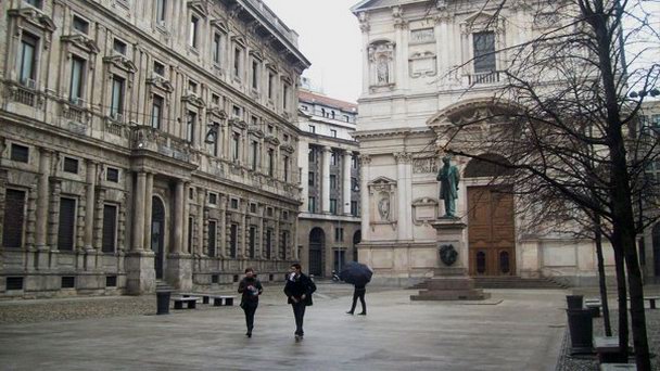 Площадь Сан-Феделе в Милане