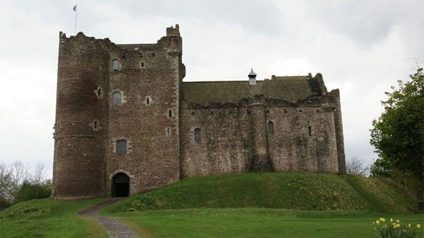 Замок Дун в Шотландии