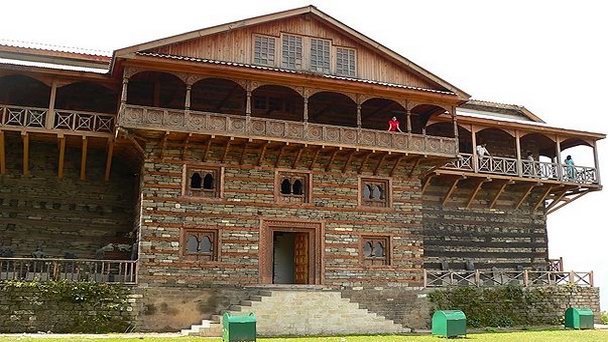 Замок махараджи в Наггаре в Химачал-Прадеше