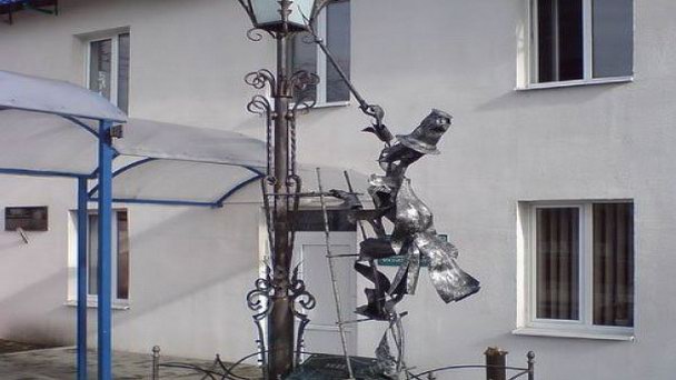 Памятник фонарщику в Берлине