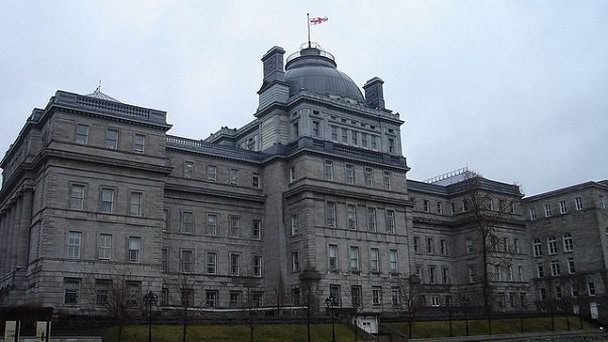 Дворец юстиции Монреаля в Монреале