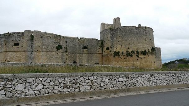 Замок Отранто (Арагонский замок) в Апулии