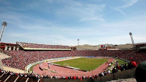 Стадион Ядегар-э Эмам в Тебризе