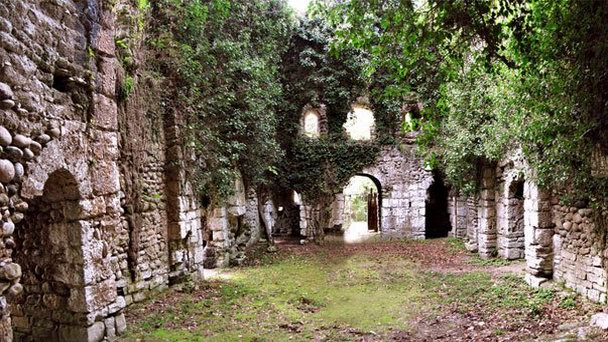 Мюссерский храм в Гудауте