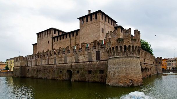 Замок Фонтанеллато в Эмилия Романии