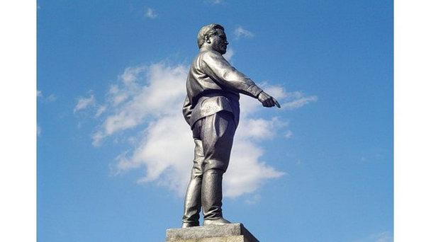 Памятник С.М. Кирову в Кировограде