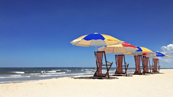 Пляж Nhat Le в Куангбини